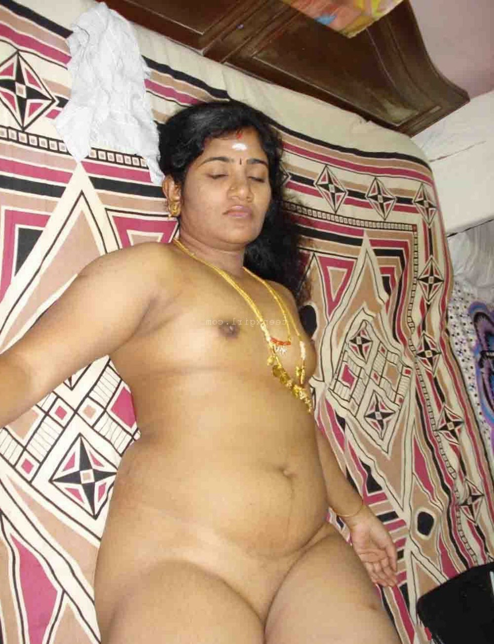 Curvy And Slim Desi Indian Hotties Explicit Amateur Photos