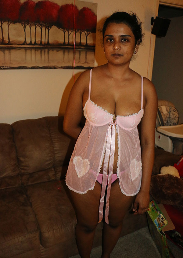 Naughty Desi Indian Teen Girls Arousing Nude Pics