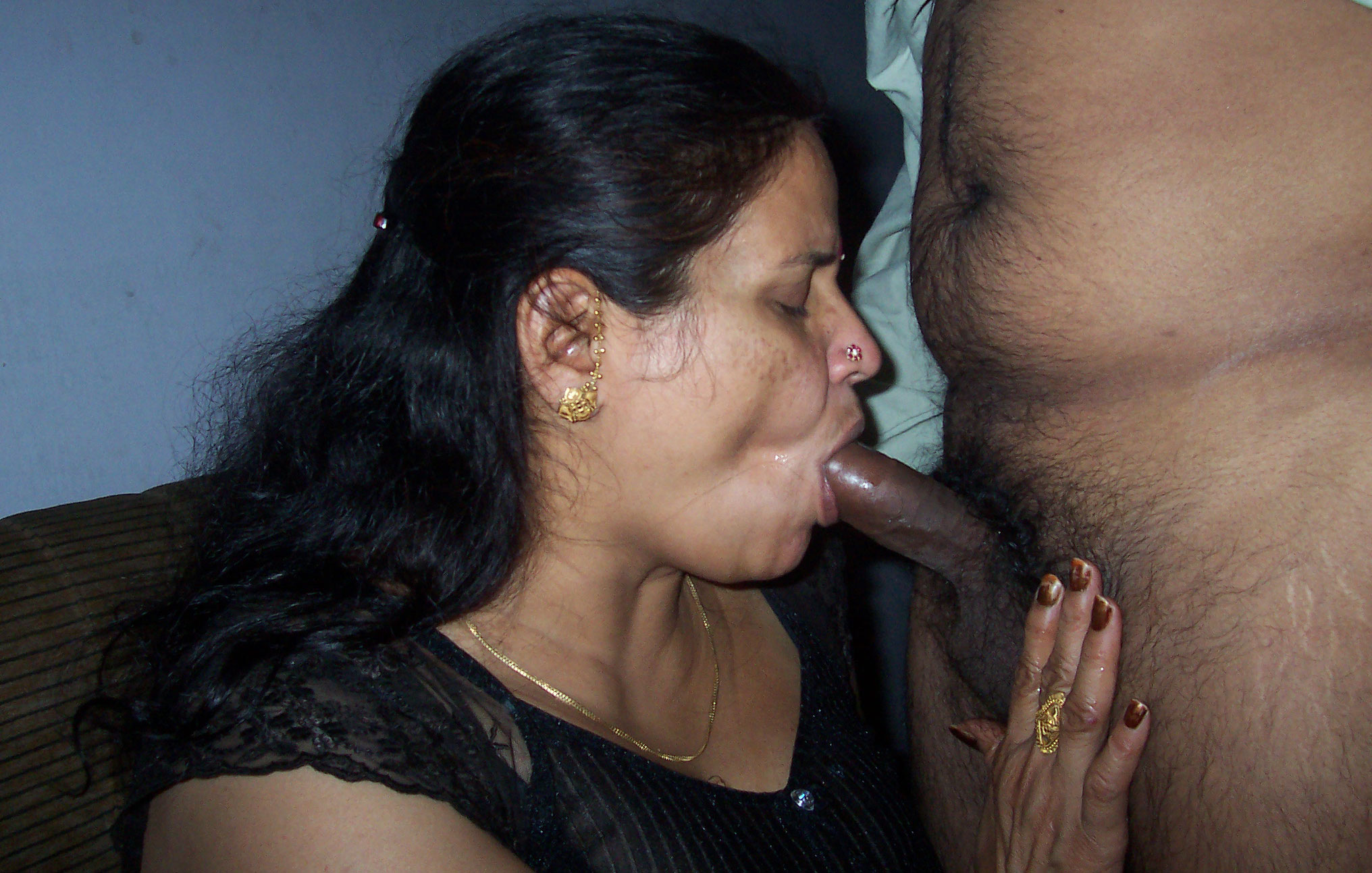 indian aunty blowjob Nude