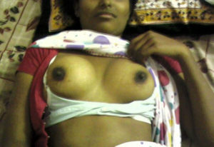 indian bhabhi boobs desi pic