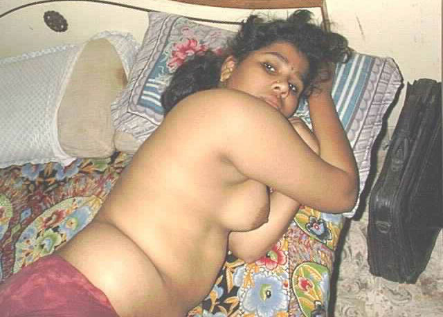 Desi Bhabhis Strip Nude Photos Hot Indian Gallery