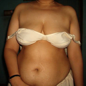 curvy babe huge tits