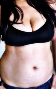 curvy babe sexy tits