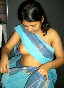 cute indian babe nude boobs