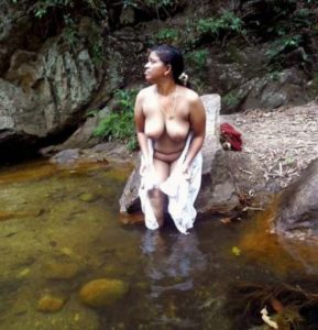 nude boobs babe outdoors