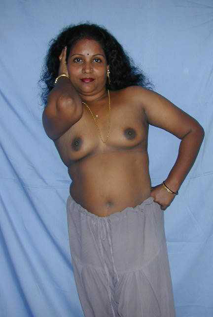 Cute Desi Indian Women Showing Off Their Nude Bodies -2383