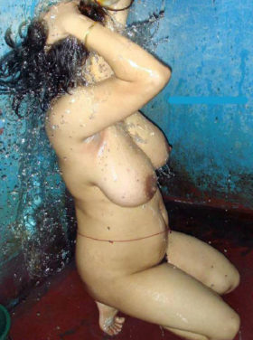 big tits nude indian hottie