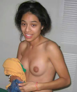 naughty hottie nude boobs