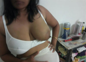 nude babe huge boob