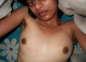 nude indian babe small boobs
