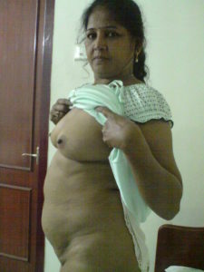 Nude Indian Milf Aunties - Photo PICS