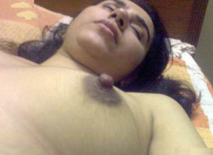 bhabhi hot nipple pic desi