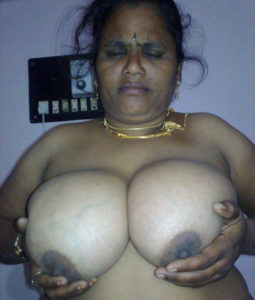 huge boobs naked bhabhi