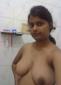 naked big boobs photo
