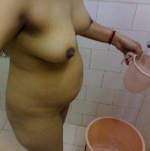 indian aunty naked pic