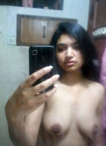 indian babe boobs selfie