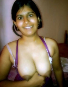 bhabhi desi boobs hot