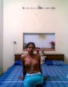 indian bhabhi naked pic