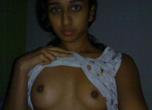 Sexyboobspic - Freaky Teens Desi Naked Photos XXX Indian Porn Gallery