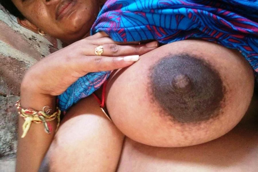 Big indian tit pic - Naked photo