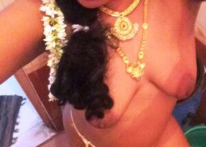 Indian aunty boobs nude