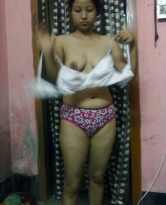 nude Indian college girl