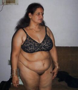 chubby big belly bhabhi