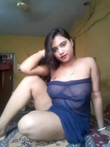 sexy naked Indian aunty