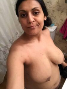 Indian hot Aunty