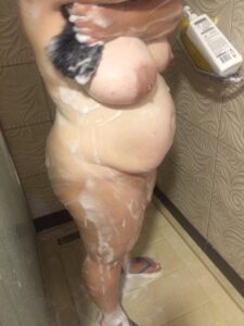 naked chubby lady