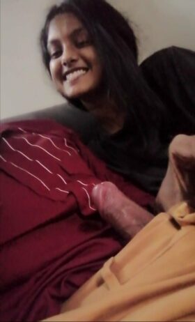 Srilankan virgin college girl