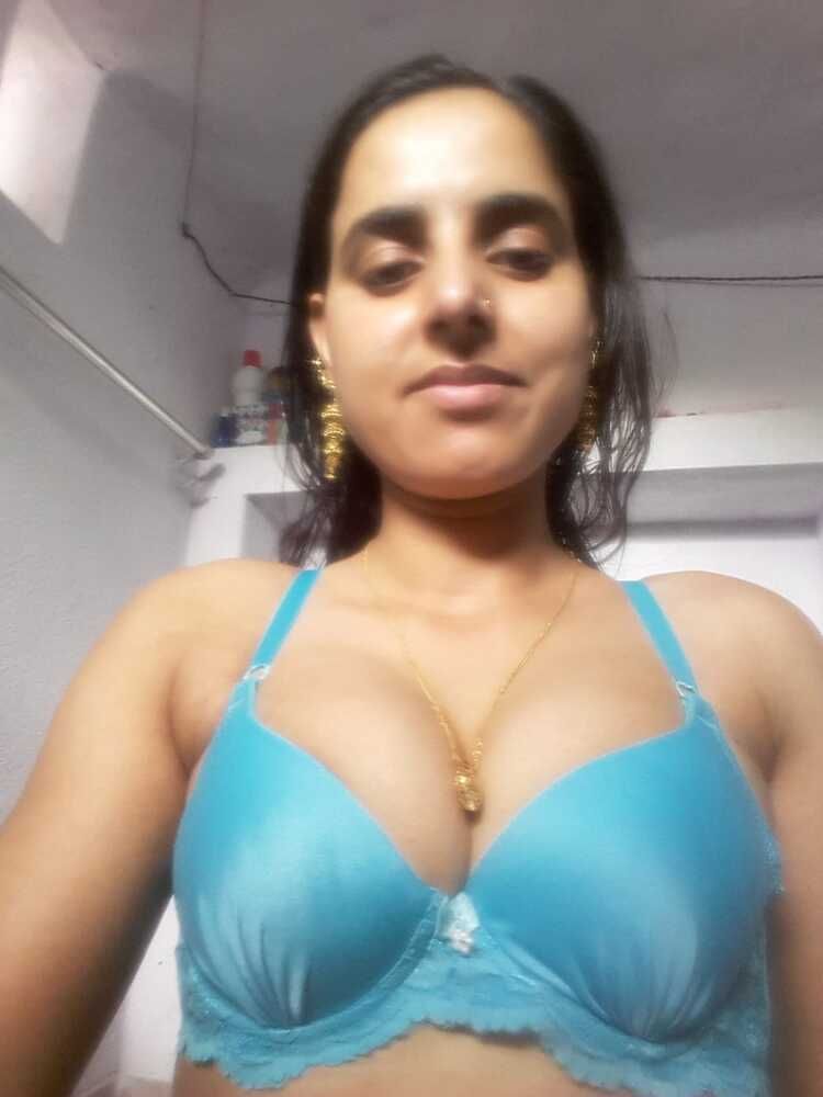 Desi Sexy Bhabhi Nude Pics