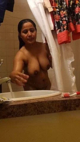 Nude Aunty Bathing