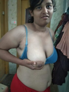 bhabhi saree striptease boob show