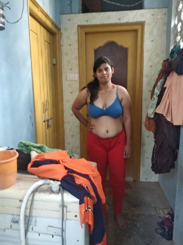 hot bhabhi saree striptease boob